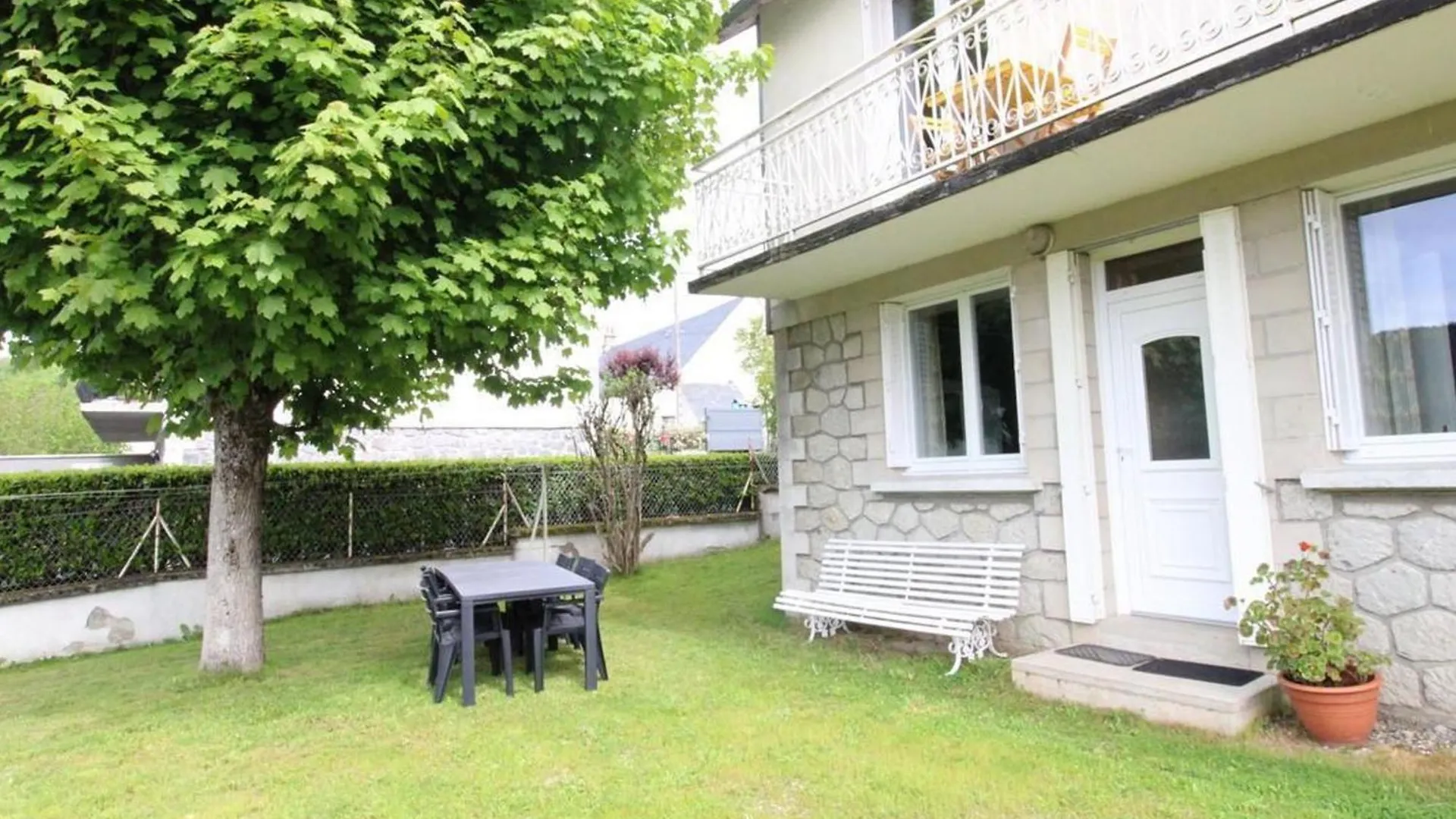 Maison Calme Au Coeur Des Volcans, Ideale Pour Randonnee Et Activites En Nature - Fr-1-742-550 Condat  Holiday home Condat (Cantal)